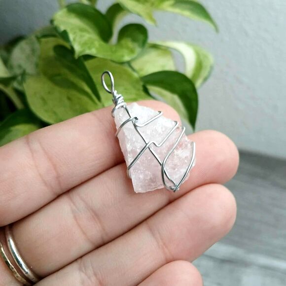 Raw Rose Quartz Crystal Pendant, Gemstone Pendant, Jewelry Making - Picture 1 of 3